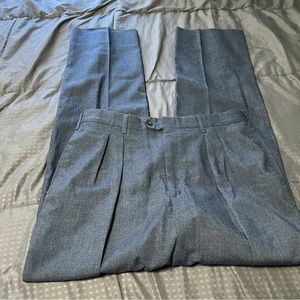 GALLERY By HAGGAR Gray MENS DRESS Pleated PANTS SIZE 32x33